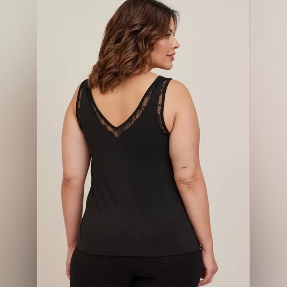 🔥Torrid Studio Crepe Jersey Lace Inset Double V-Neck Tank, Size 2